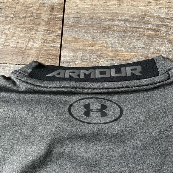 NWOT Mens Under Armor Sleeveless Compression Gray Shirt Medium - Picture 4 of 7